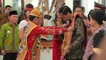 Jokowi Dianugerahi Gelar Raja Dayak