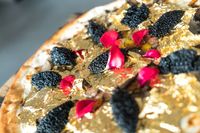 Pizza Bertabur Serpihan Emas 24 Karat Ini Harganya Rp. 26 Juta