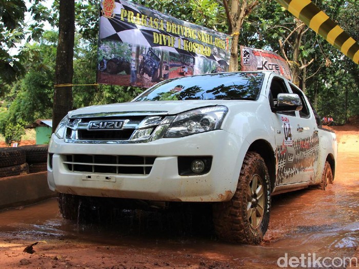 Kotor-kotoran dengan Isuzu D-Max