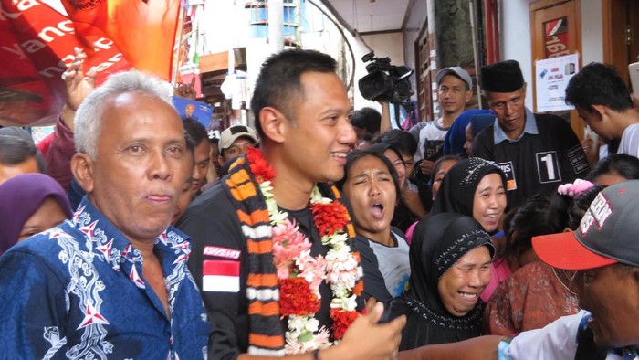 Gerilya di Cempaka Putih, Agus Disambut Petasan dan Ondel-ondel