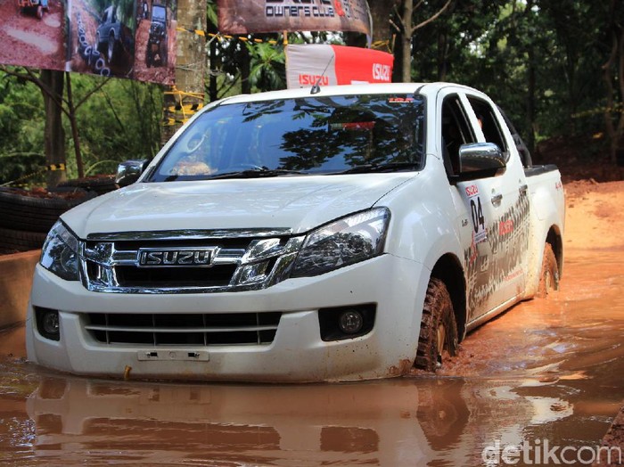 Isuzu: Penjualan D-Max Naik 3 Kali Lipat