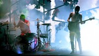 Stressed Out milik Twenty One Pilots juga masuk ke dalam kategori tersebut. Foto: Getty Images