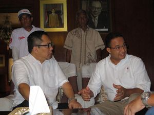Bersama Boy Sadikin, Anies Hadiri Acara Relawan Bergerak
