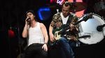 Aksi Para Jagoan Record Of The Year Grammy 2017