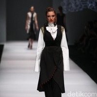 Koleksi Busana Major Minor MAHA di Jakarta Fashion Week 2017. Senayan City. Jakarta. [Foto: Mohammad Abduh/Wolipop]