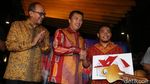 2 Lifter Peraih Medali Olimpiade Terima Bonus