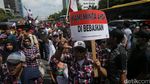 Begini Aksi Pendukung Ahok Saat Sidang
