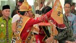 Jokowi Dianugerahi Gelar Raja Dayak