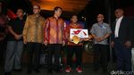 2 Lifter Peraih Medali Olimpiade Terima Bonus