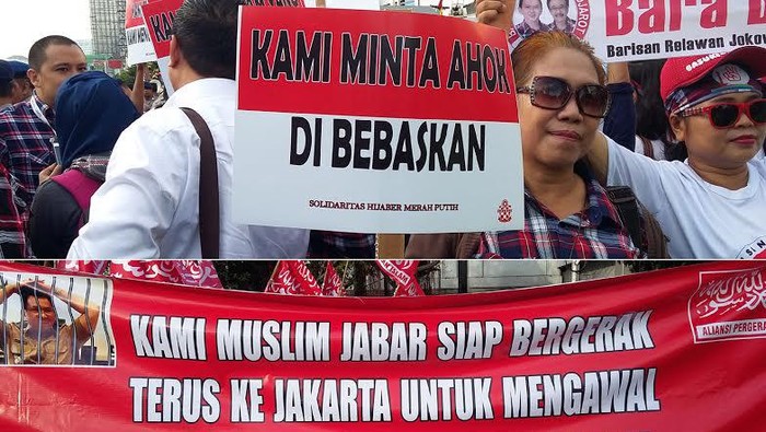 Perang Spanduk Ramaikan Sidang Ahok