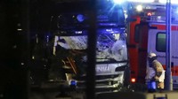 Kaca depan truk pecah usai menabrak pasar. Fabrizio Bensch/Reuters/detikFoto.