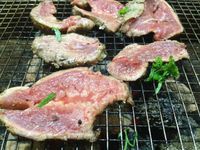 Mouton: Empuk Gurih <i>Lamb Chop</i> dan <i>Tenderloin Slice</i> dengan 7 Pilihan Saus Celupan