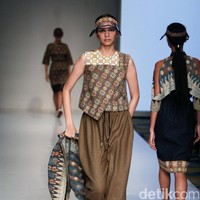 Karya busana Didi Budiardjo di IPMI Tren Show 2017. The Hall Senayan City Lt.8, Senayan City. Jakarta. [Foto: Mohammad Abduh/Wolipop]