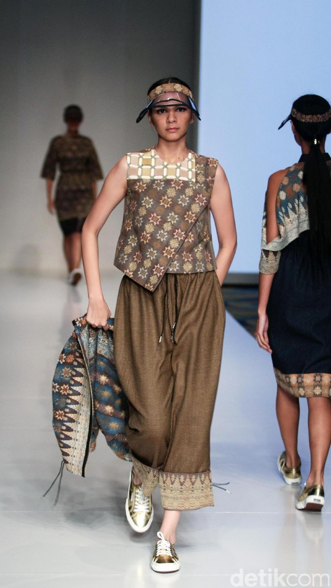 Karya busana Didi Budiardjo di IPMI Tren Show 2017. The Hall Senayan City Lt.8, Senayan City. Jakarta. [Foto: Mohammad Abduh/Wolipop]