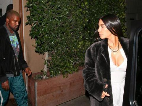 Pertamakalinya Kanye West Pergi dengan Kim Kardashian Pasca Terapi Mental 
