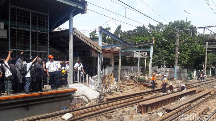 Mudahkan Penumpang Seberangi Peron, Underpass di 7 Stasiun Selesai 2017