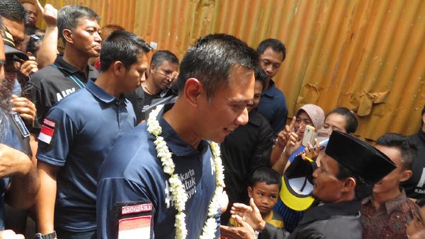 Gerilya Lapangan ke Cengkareng, Agus Yudhoyono Disambut Kuda Lumping