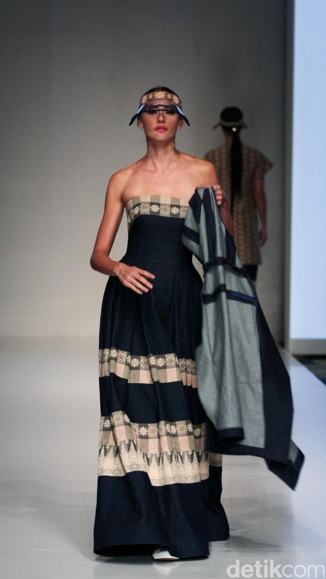 Karya busana Didi Budiardjo di IPMI Tren Show 2017. The Hall Senayan City Lt.8, Senayan City. Jakarta. [Foto: Mohammad Abduh/Wolipop]