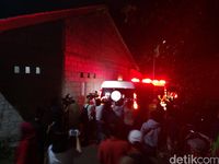 Jasad 3 Teroris Bom Tangsel Dibawa ke RS Polri