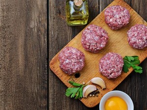 Hukum Mengalengkan Daging Kurban, Boleh atau Tidak?