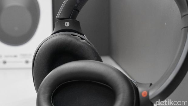 Sony MDR-1000X, Headphone Nirkabel yang Bikin Sunyi