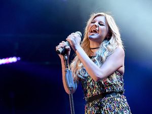 Ups! Kelsea Ballerini Nyanyikan Lagu Taylor Swift di Konser Jonas Brothers