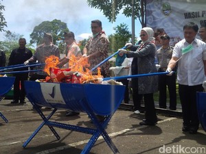 BPOM Musnahkan Ratusan Ribu Produk Ilegal yang Beredar di Jabar
