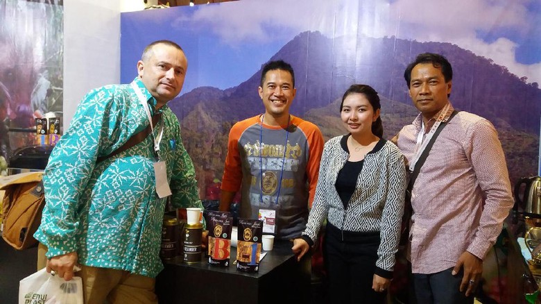 Pengusaha Ceko dan pihak Paris Van Java Coffee (dok KBRI Praha) Pengusaha Ceko dan pihak Paris Van Java Coffee (dok KBRI Praha)