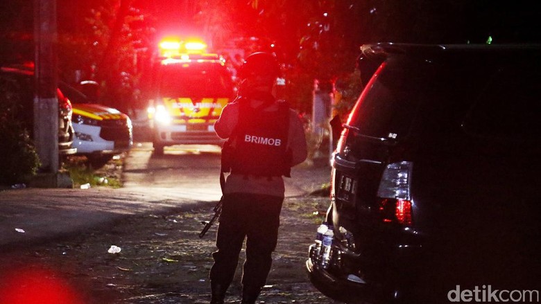 Divonis Mati, Begini Sadisnya Teroris Suherman Tembak Polisi di Tol Pejagan Divonis Mati, Begini Sadisnya Teroris Suherman Tembak Polisi di Tol Pejagan