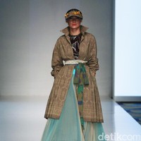 Karya busana Didi Budiardjo di IPMI Tren Show 2017. The Hall Senayan City Lt.8, Senayan City. Jakarta. [Foto: Mohammad Abduh/Wolipop]