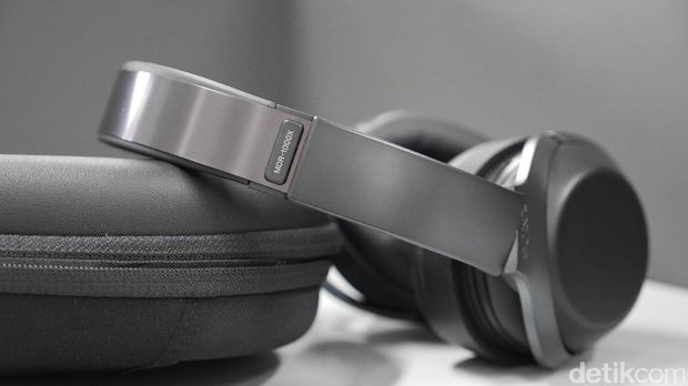 Sony MDR-1000X, Headphone Nirkabel yang Bikin Sunyi