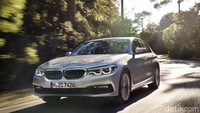 Untuk mobil di kategori ramah lingkungan, nominasinya pertama adalah mobil BMW 530e. Foto: BMW