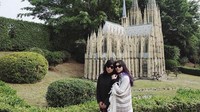 Darah seni miliknya mengalir dari sang bunda yang juga musisi. (Dok. Instagram/isyanasarasvati)