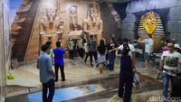 Berbagai sisi di dalam museum digambari lukisan dengan seni ilusi 3 dimensi, yang jumlahnya mencapai lebih dari 100. Keren! (Kurnia/detikTravel)