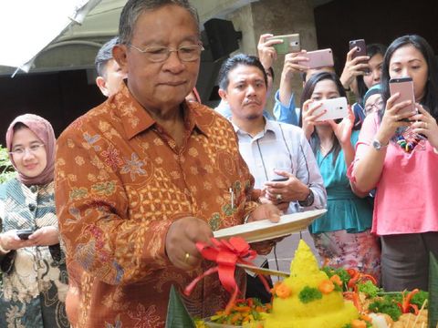 Darmin Rayakan Ultah ke-68 Bersama Cucu