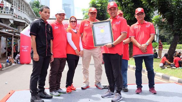 Seribu Ponsel Tuntas Direparasi Satu Hari, Gratis!