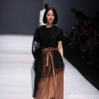 Fbudi by Felicia Budi mengangkat tema anak for Dewi Fashion Knight di Jakarta Fashion Week 2017. Senayan City. Jakarta. [Foto: Mohammad Abduh/Wolipop]