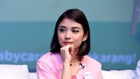 Ibu satu anak itu terlihat semakin memesona. Pool/Noel/detikFoto.