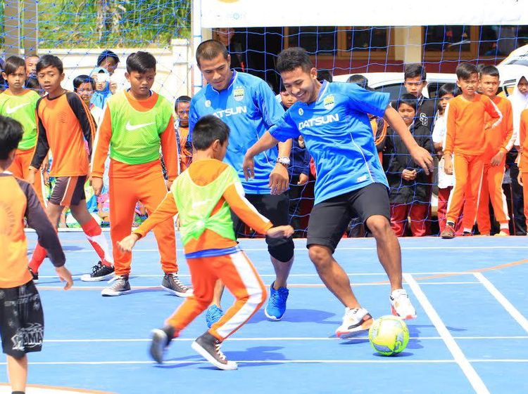 Girangnya Anak SD Main Bola Bareng Persib