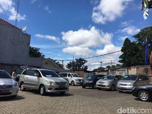 Blue Bird Bikin Bazar Mobil Bekas Rental