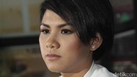 Ini dia penampilan baru istri Aming, Evelyn. Foto: Ismail/detikHOT
