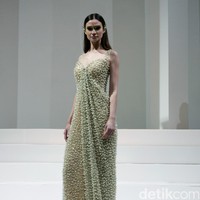 Koleksi Yogie Pratama mengusung tema Gilead di IPMI Trend Show 2017. The Hall Lt.8, Senayan City. Jakarta. [Foto: Mohammad Abduh/Wolipop]