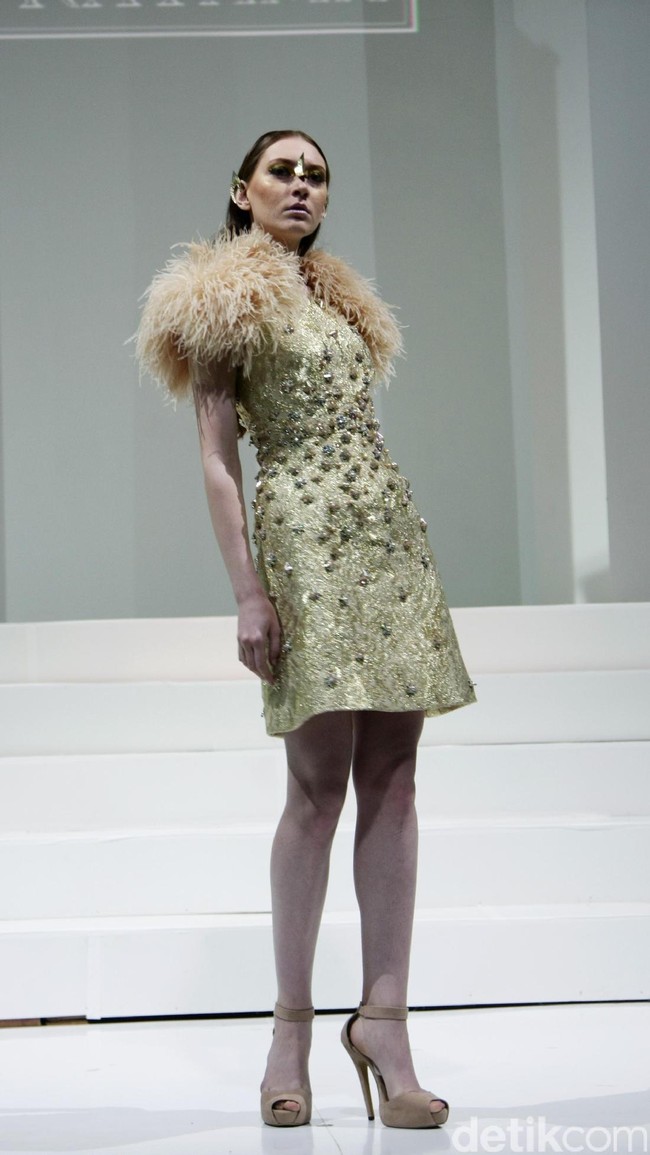 Koleksi Yogie Pratama mengusung tema Gilead di IPMI Trend Show 2017. The Hall Lt.8, Senayan City. Jakarta. [Foto: Mohammad Abduh/Wolipop]