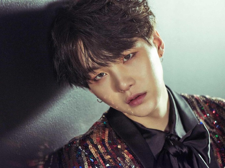 Suga BTS Beri Kode Kolaborasi dengan Ed Sheeran Suga BTS Beri Kode Kolaborasi dengan Ed Sheeran