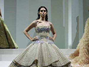 Foto: Koleksi Yogie Pratama di IPMI Trend Show 2017