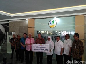 Mensos Terima Bantuan Biaya Bangun Gedung Serbaguna untuk Korban Gempa Aceh