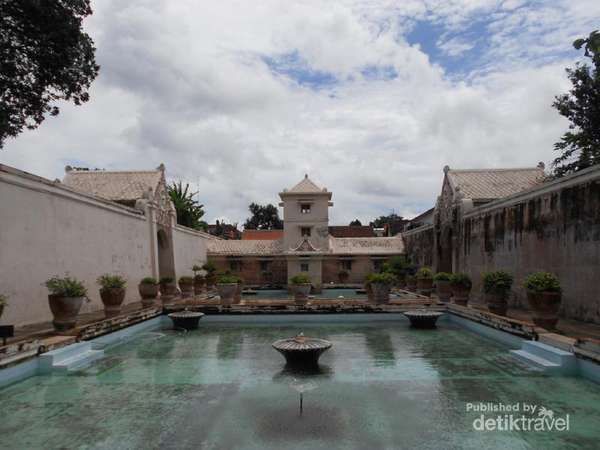 Istana Air Taman Sari Yogyakarta