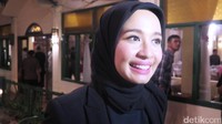 Wanita berusia 28 tahun itu terlihat tersenyum saat ditemui awak media. Veynindia Esaloni Pardede/detikFoto.