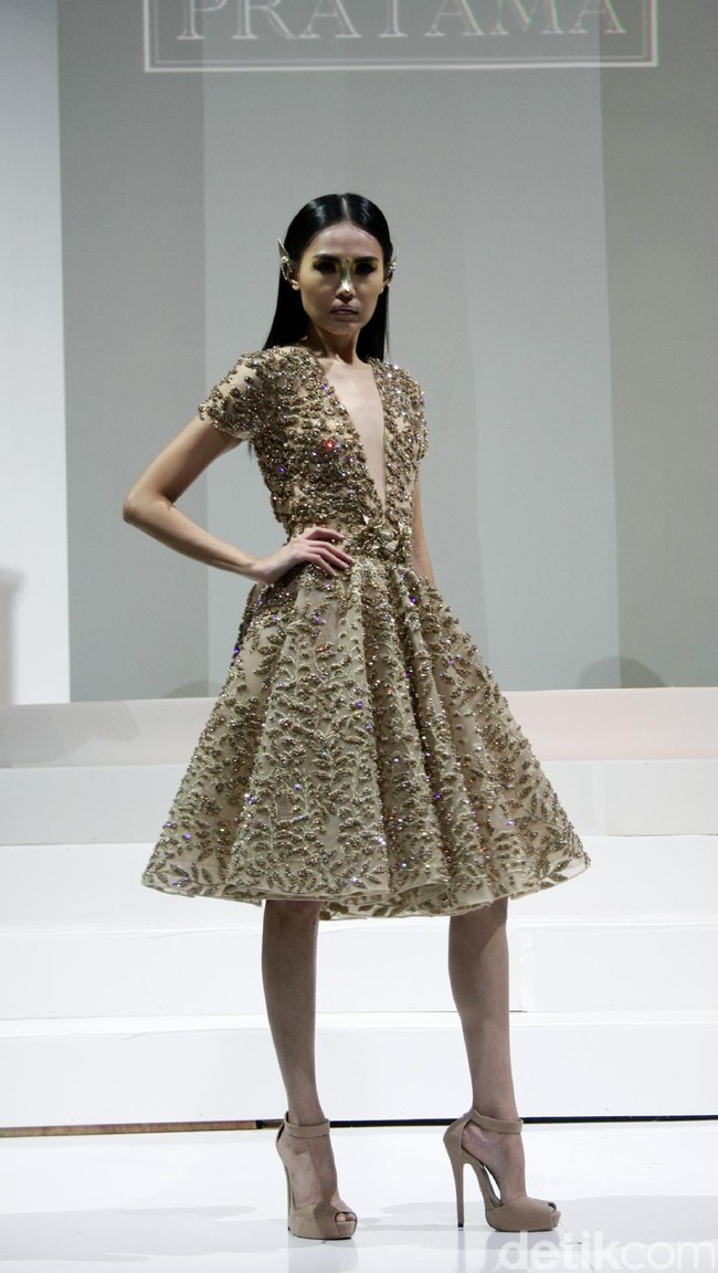 Koleksi Yogie Pratama mengusung tema Gilead di IPMI Trend Show 2017. The Hall Lt.8, Senayan City. Jakarta. [Foto: Mohammad Abduh/Wolipop]