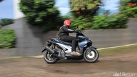 Motor terlaris ke-6 September 2017 milik Yamaha Aerox 155 mencapai 14.809 unit, Foto: M Luthfi Andika